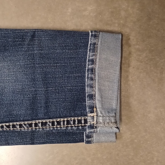 Silver Jeans "Suki" Mid Rise Capri- Sz. 26 - Picture 6 of 15